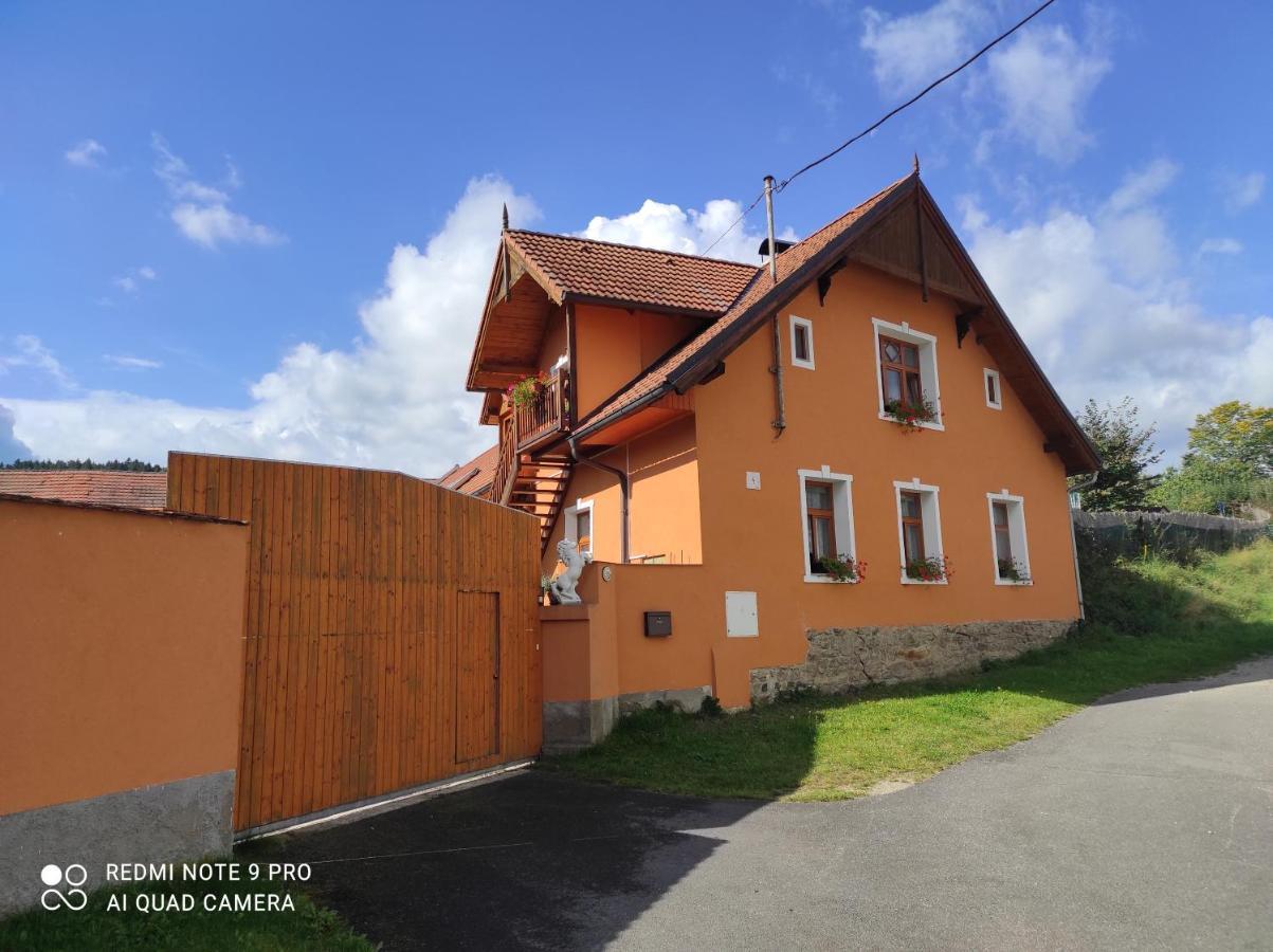Apartman Pod Sribrnou Horou Lhenice Екстериор снимка